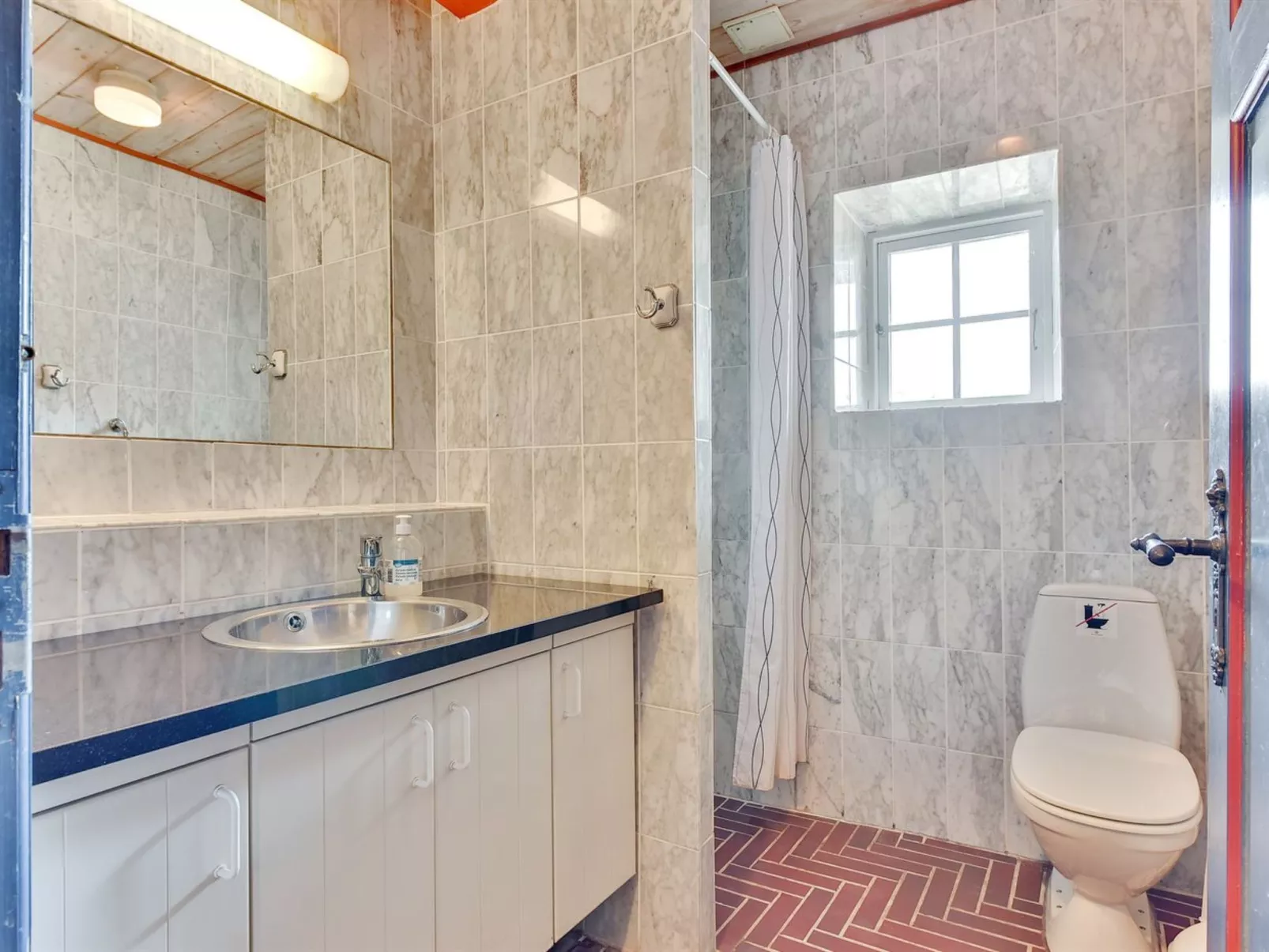 "Tilla" - 600m from the sea-Binnen