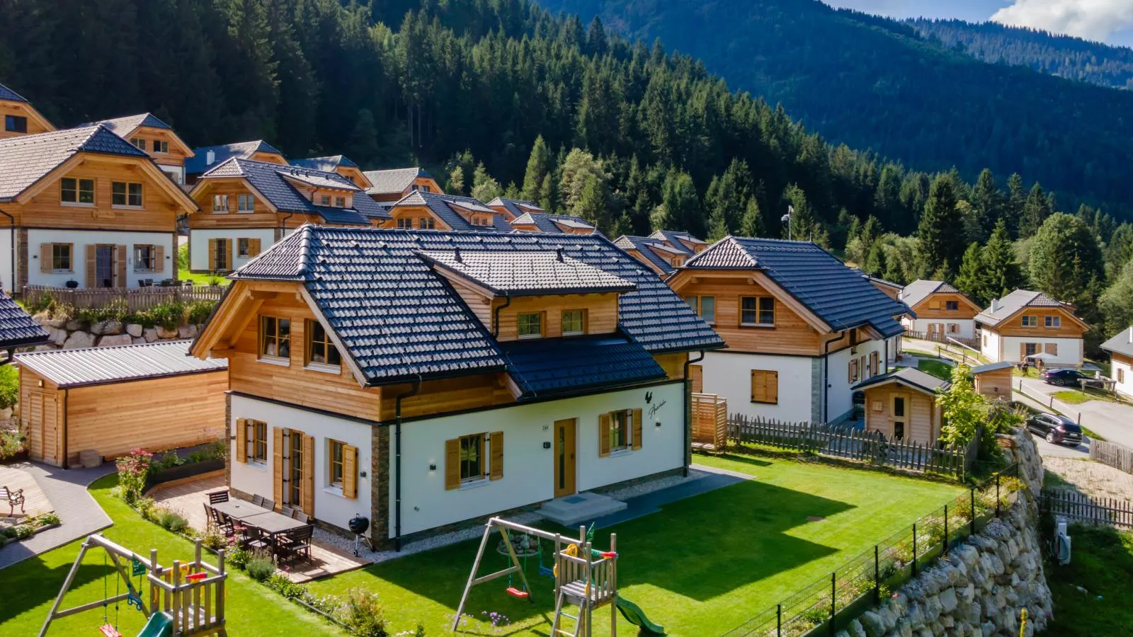 Auerhahn-Buitenkant zomer