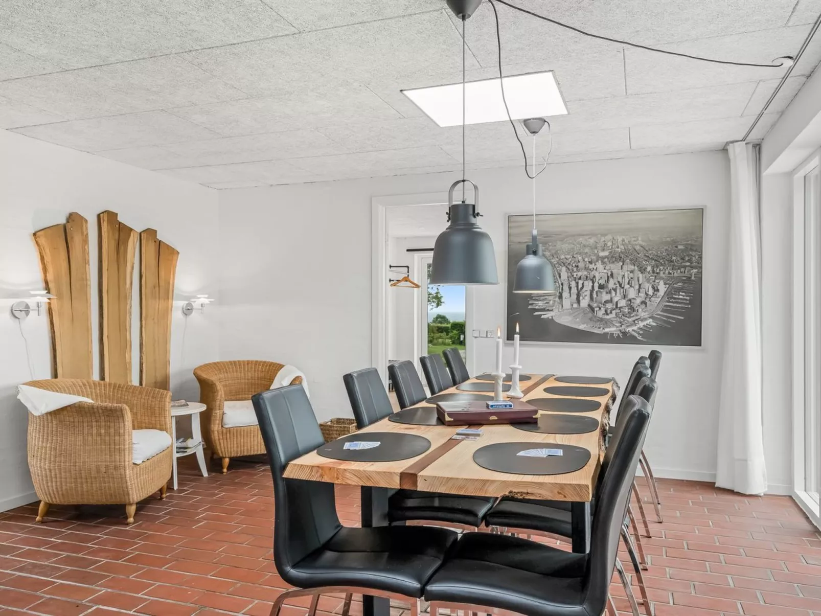 "Tonna" -  from the sea-Binnen