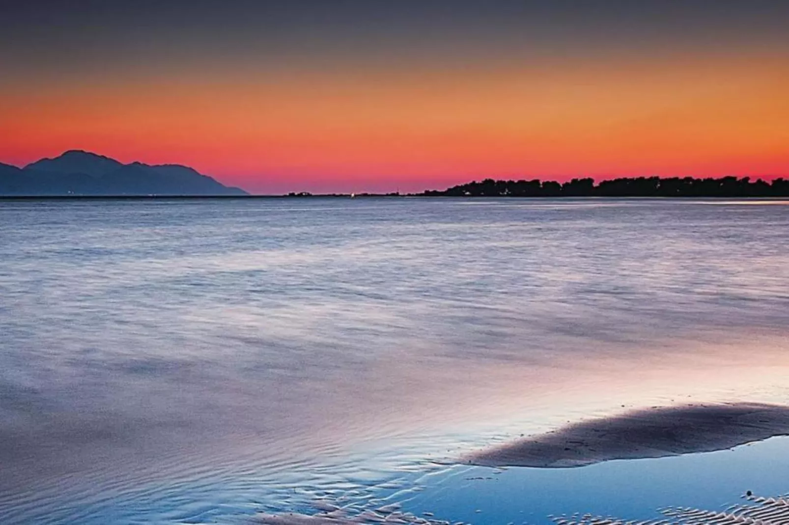 One-Bedroom Apartment With Lake View-Uitzicht