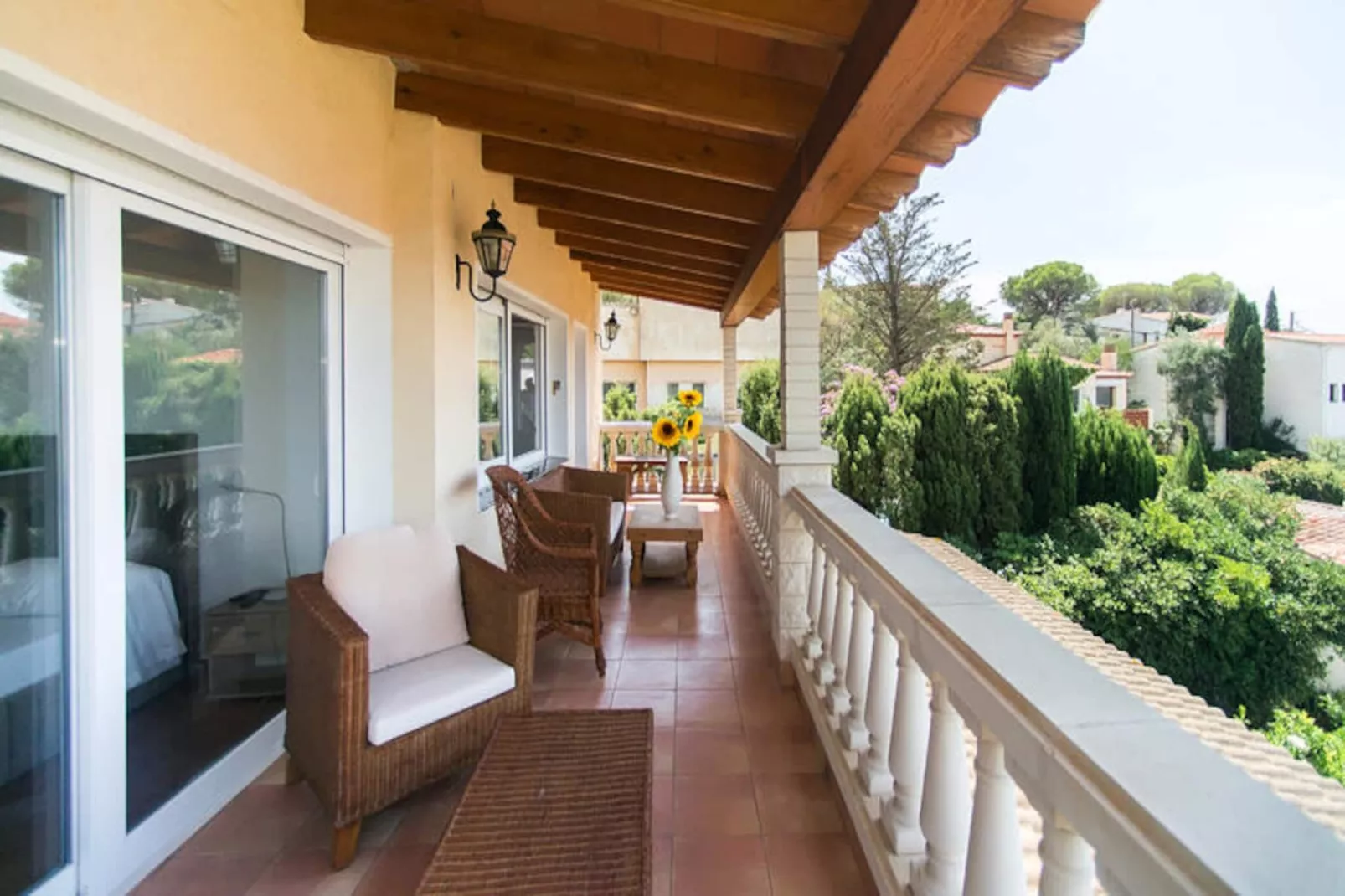 Maison à Roses-Niet-getagd