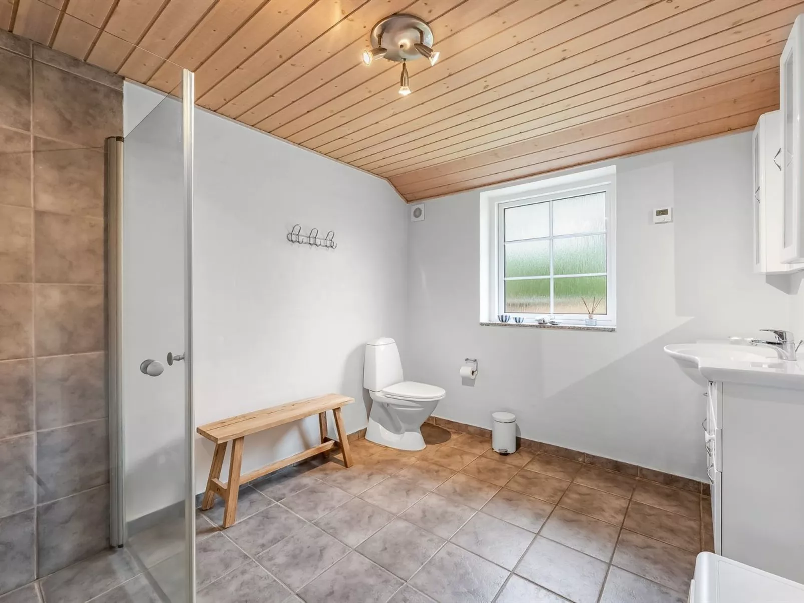 "Benthe" -  from the sea-Binnen