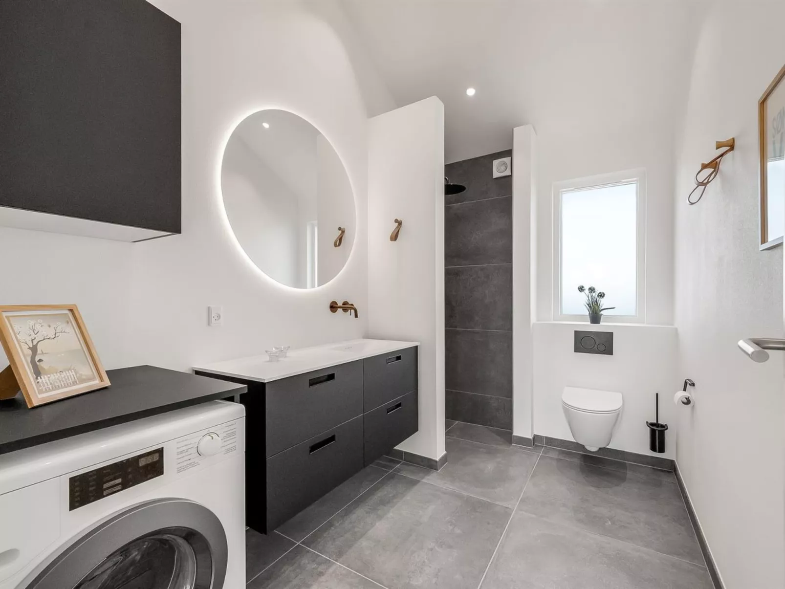 "Maximiliane" -  from the sea-Binnen