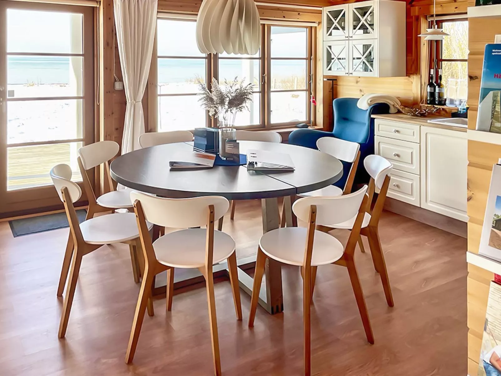 "Stacie" - 10m from the sea-Binnen