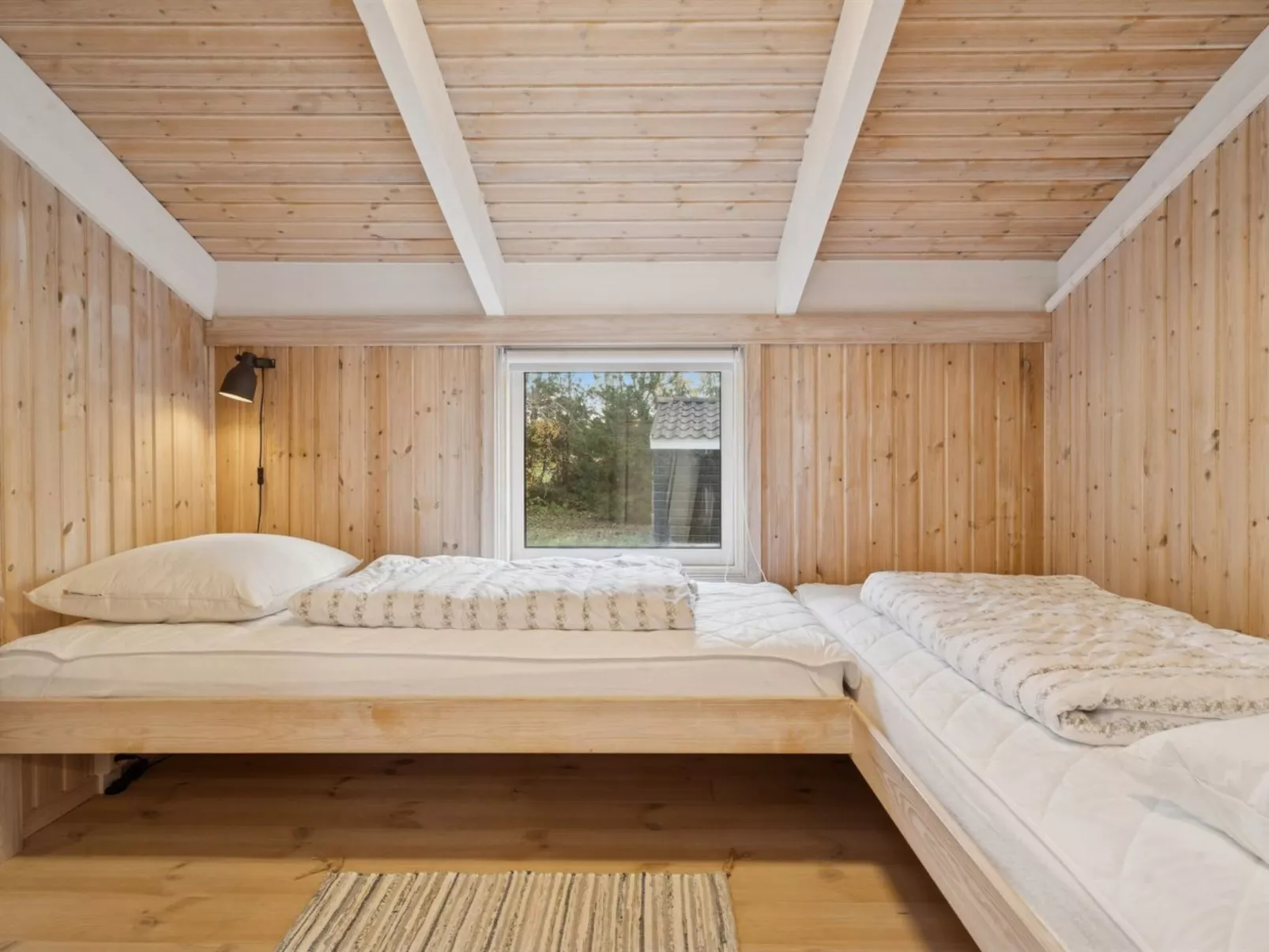 "Alvy" - 200m from the sea-Binnen