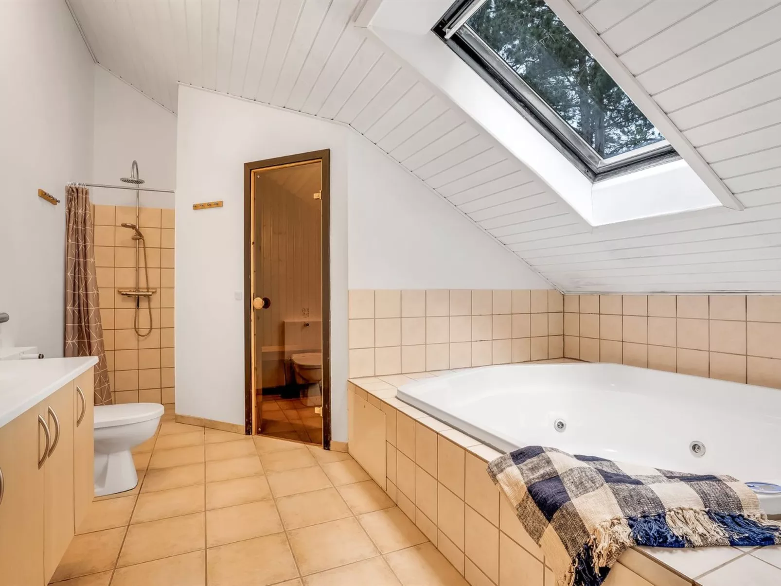 "Dorde" - 600m from the sea-Binnen