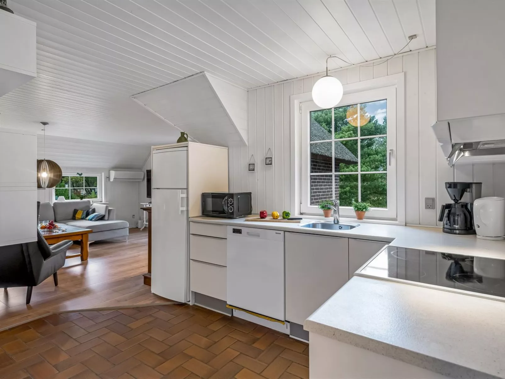 "Alisa" - 2km from the sea-Binnen