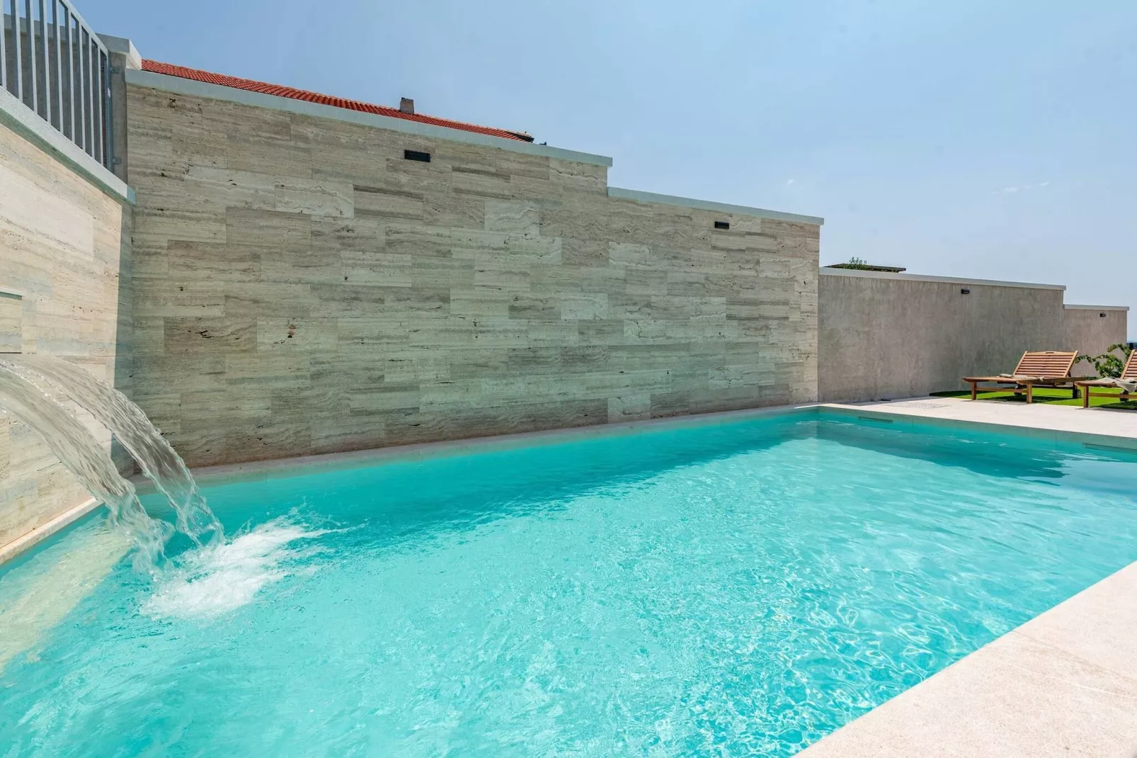 Villa Pezer with heated pool & sauna-Zwembad