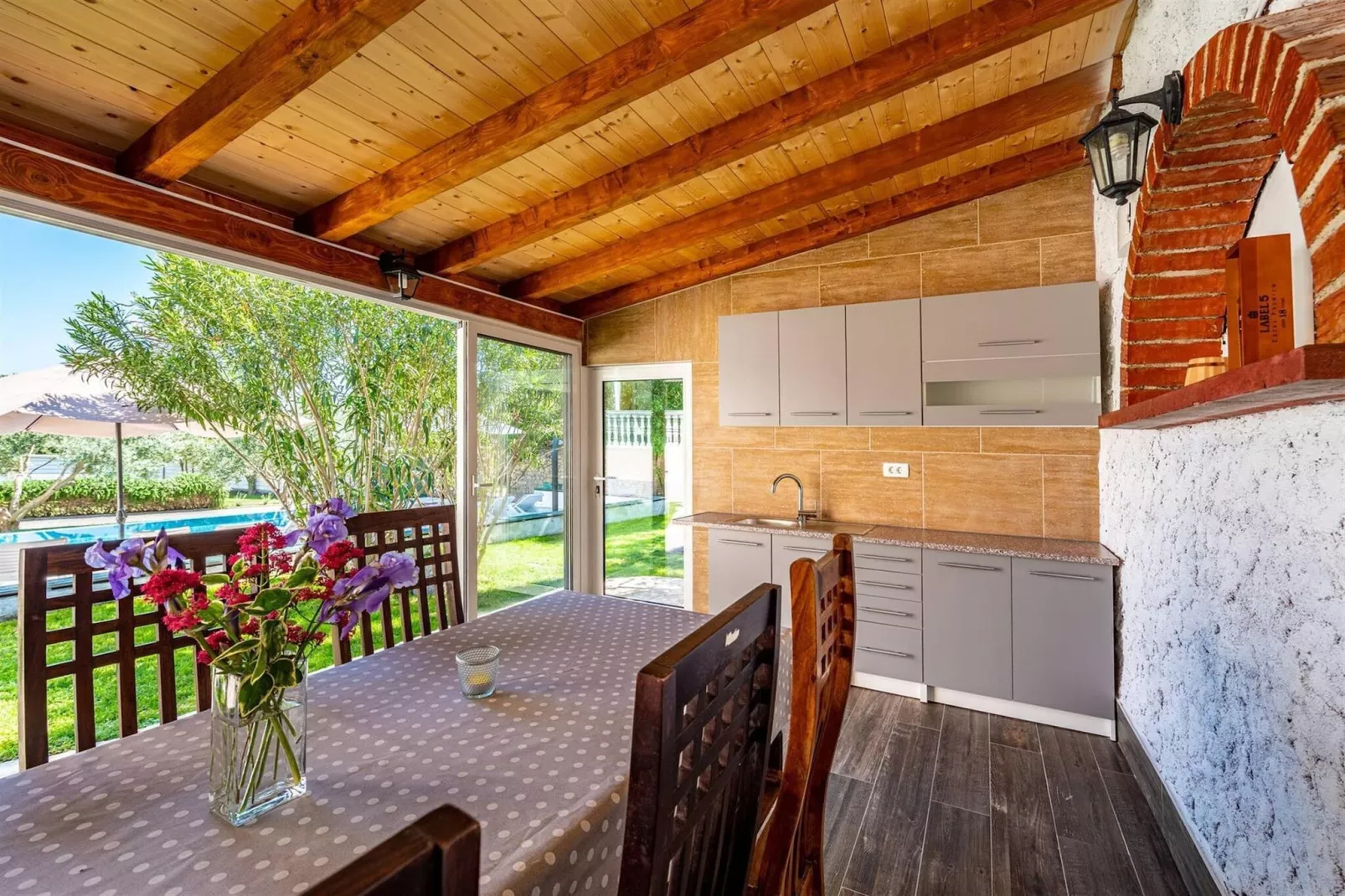 Holiday home Blanka-Eetkamer