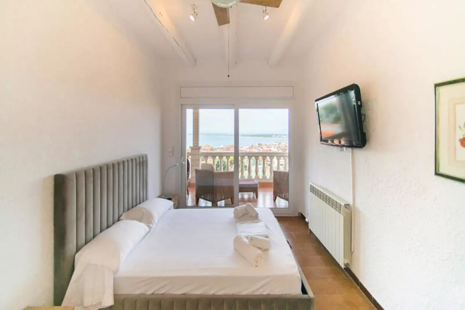 Maison à Roses-Niet-getagd