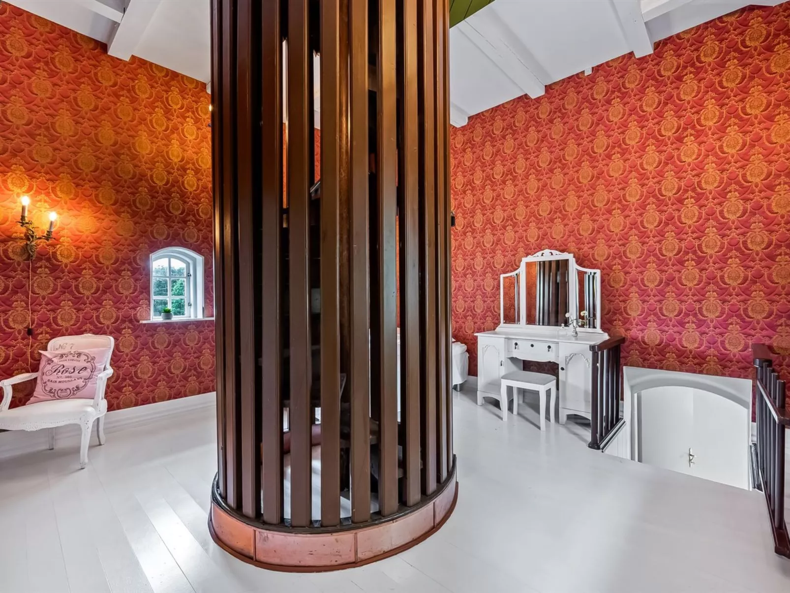 "Edine" - 4.5km from the sea-Binnen