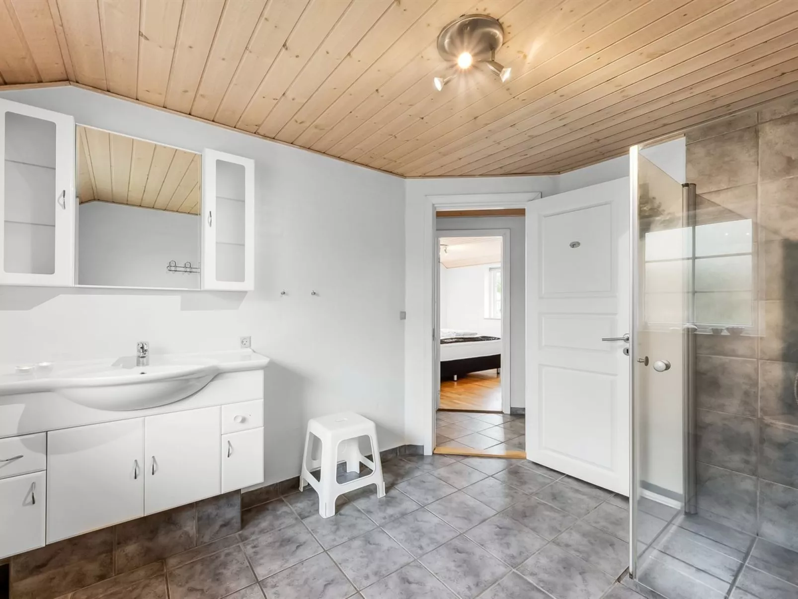 "Benthe" -  from the sea-Binnen