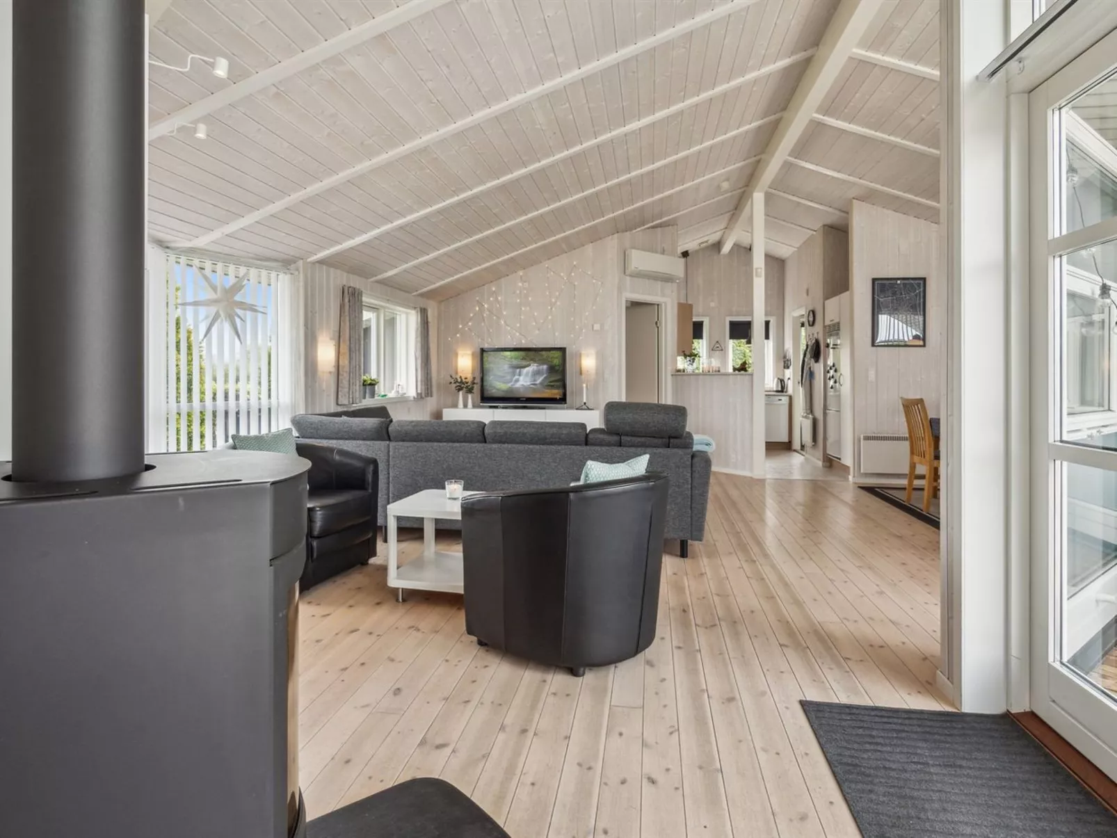 "Arnod" - 400m from the sea-Binnen