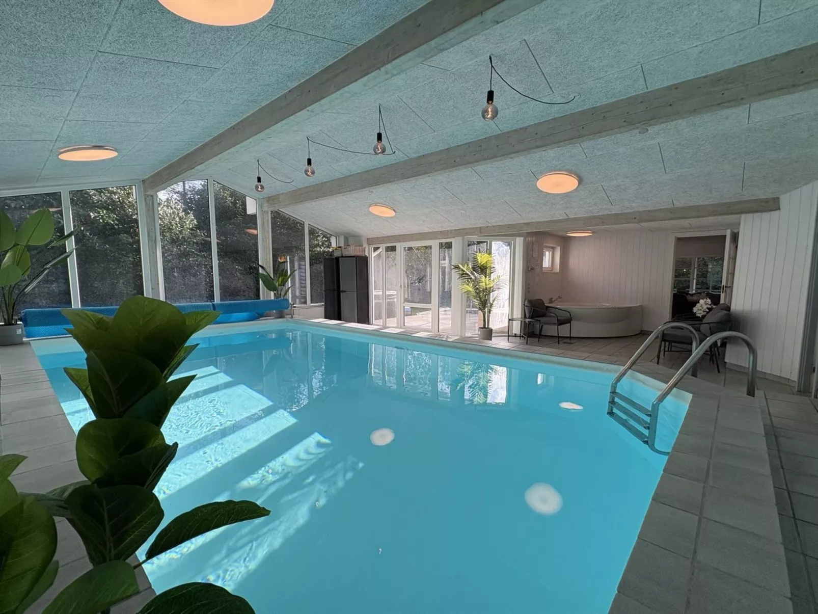 "Anabela" -  from the sea-Buiten