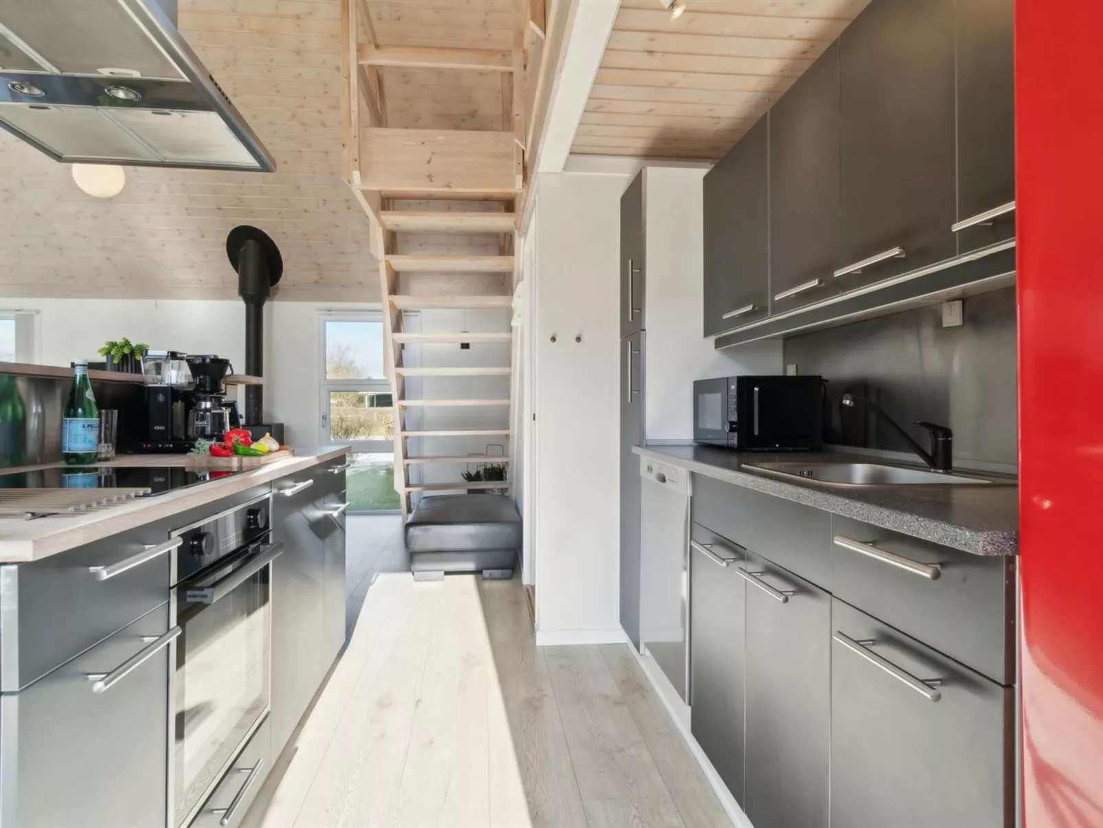 "Soeren" - 300m from the sea-Binnen