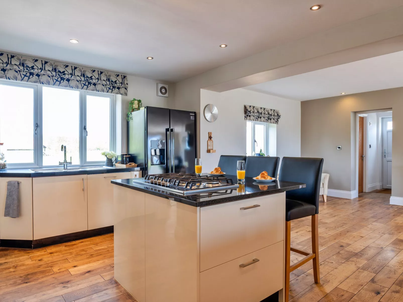 Stone Bow Farmhouse-Binnen