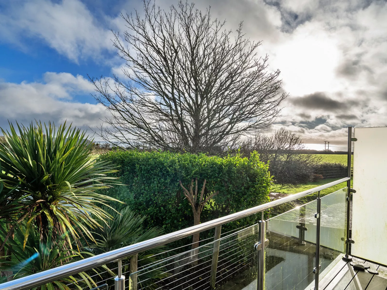 Dingles Cottage-Buiten