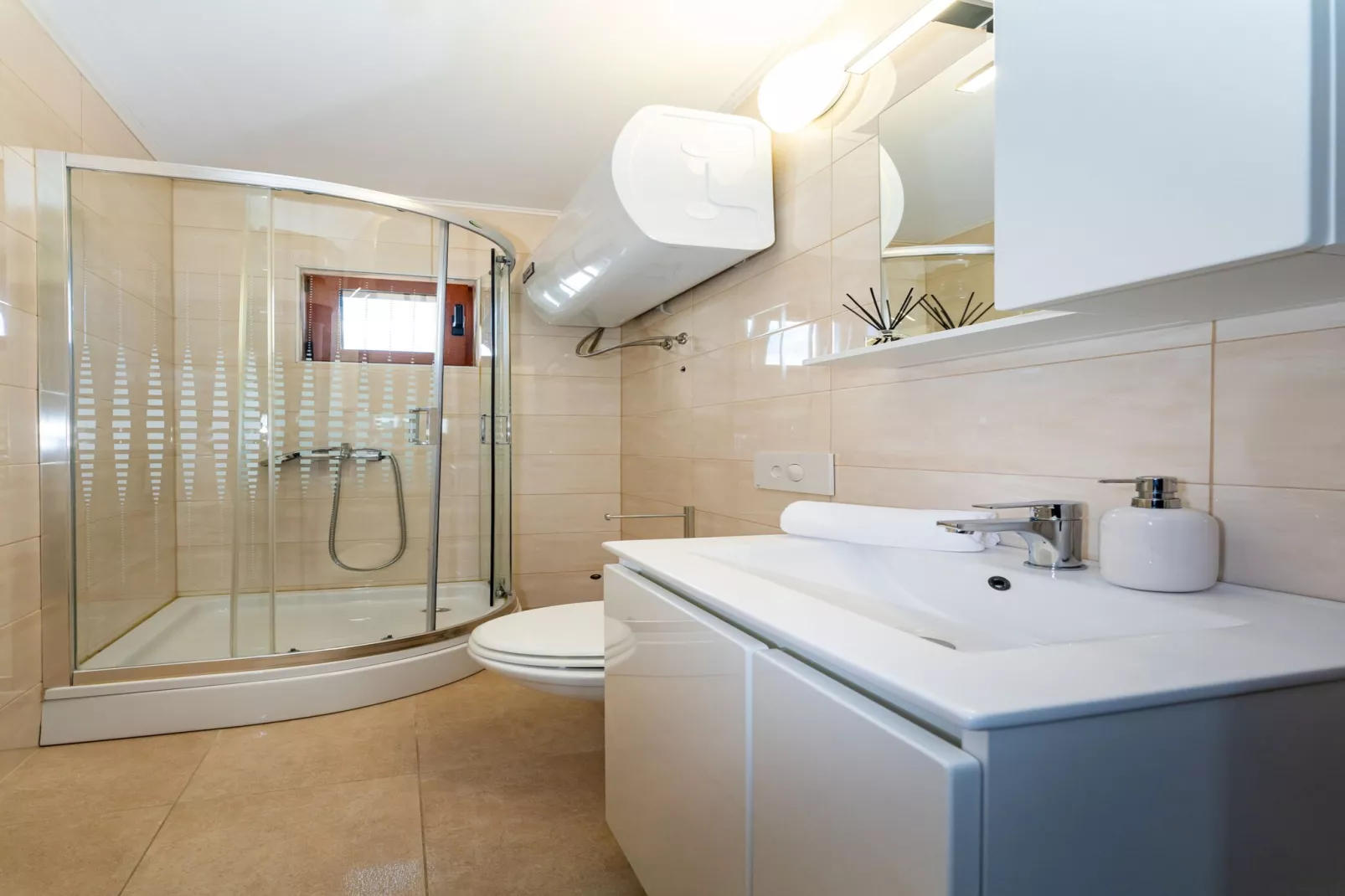 Villa Marijana-Badkamer