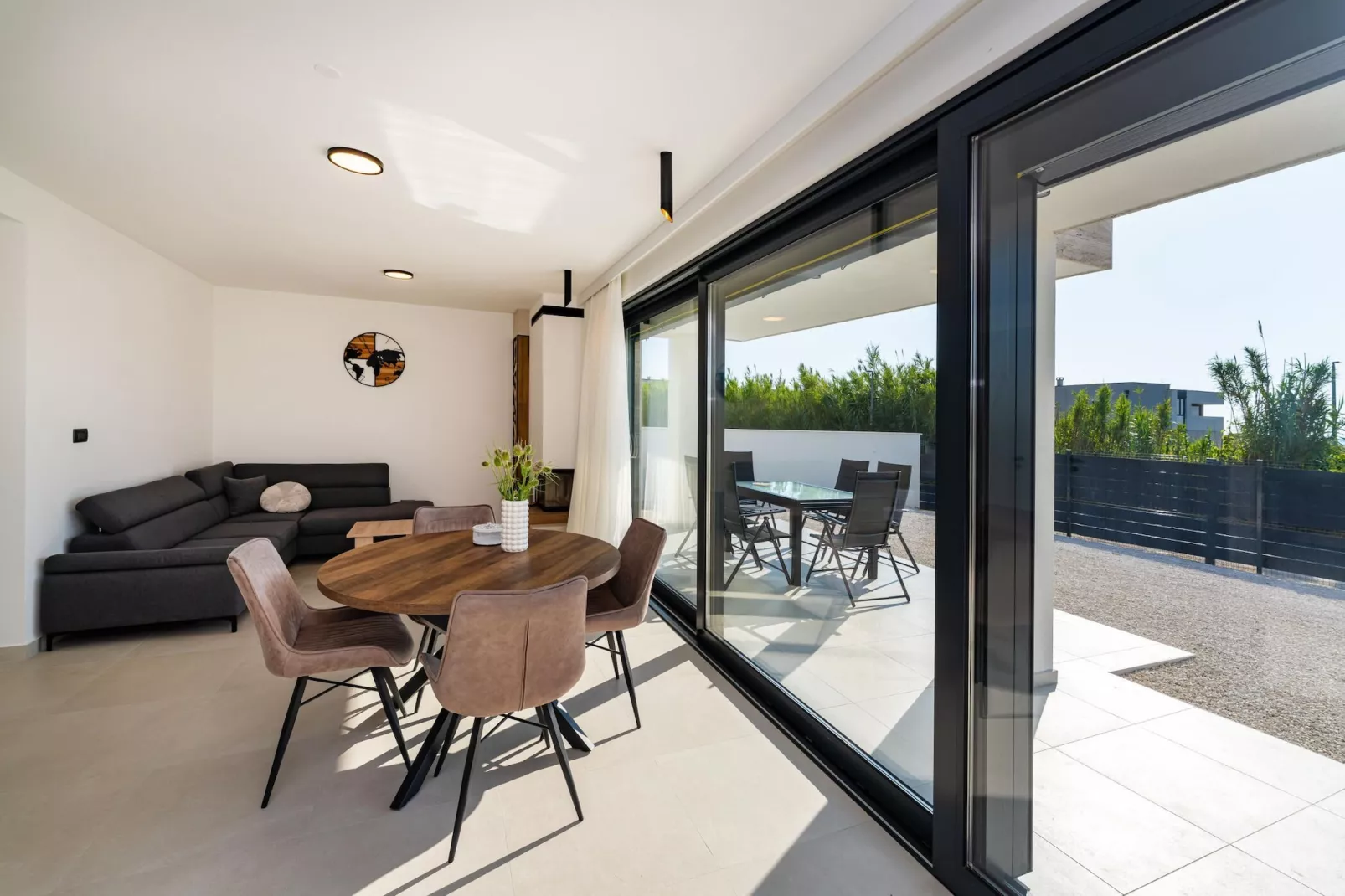 Beach apartment LaMag-Eetkamer