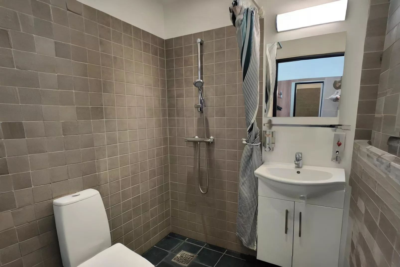 Jomfru Ane Premium Single-Badkamer