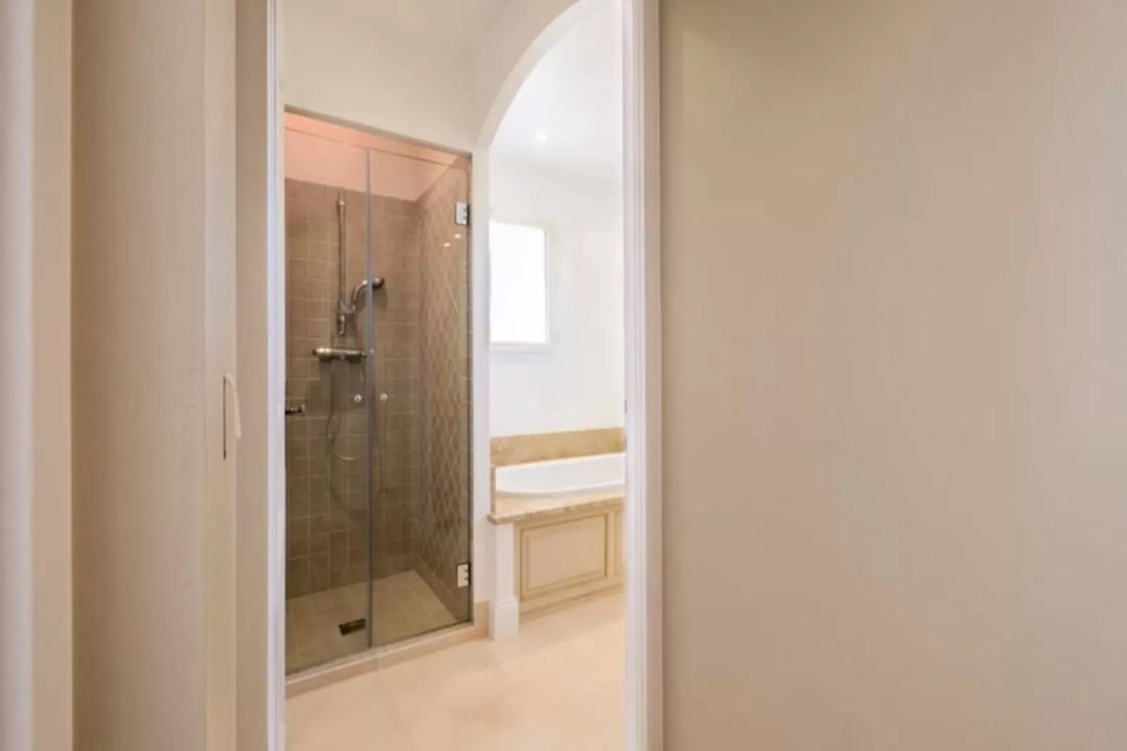 Résidence Bijou De 280m2 Et Piscine à Débordement Au Calme Absolu-Niet-getagd