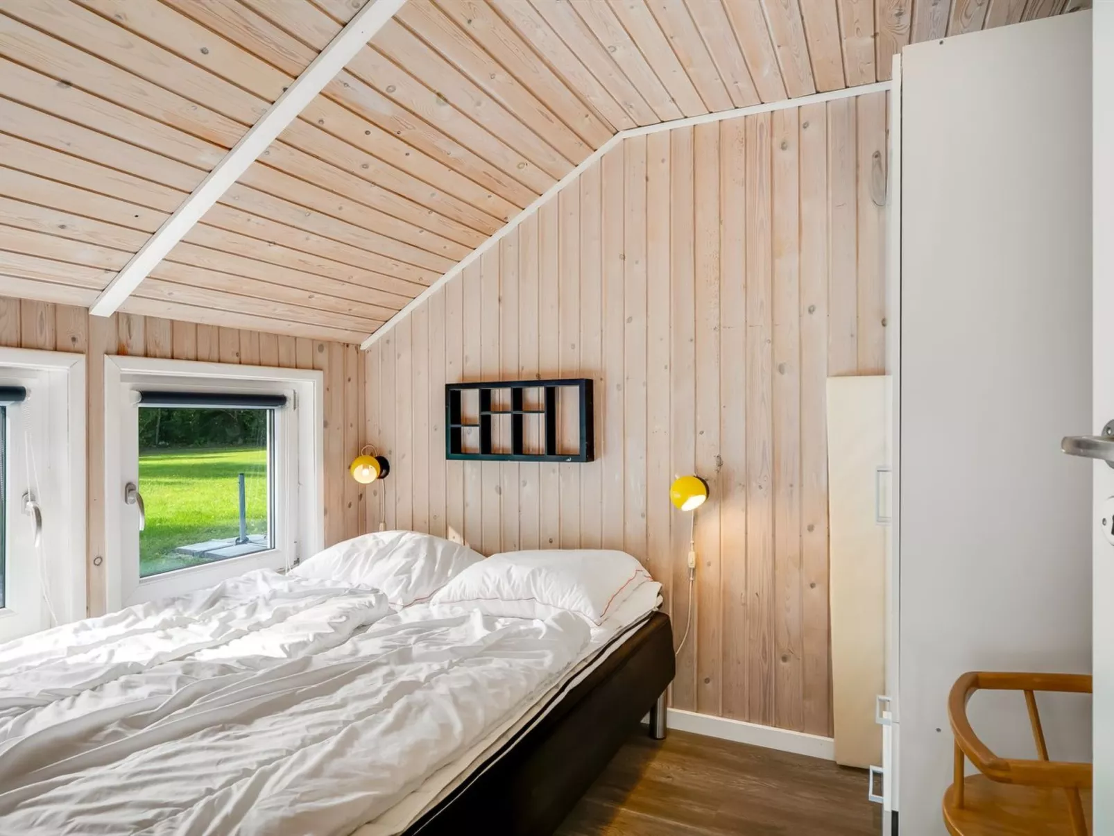 "Eisa" - 300m to the fjord-Binnen