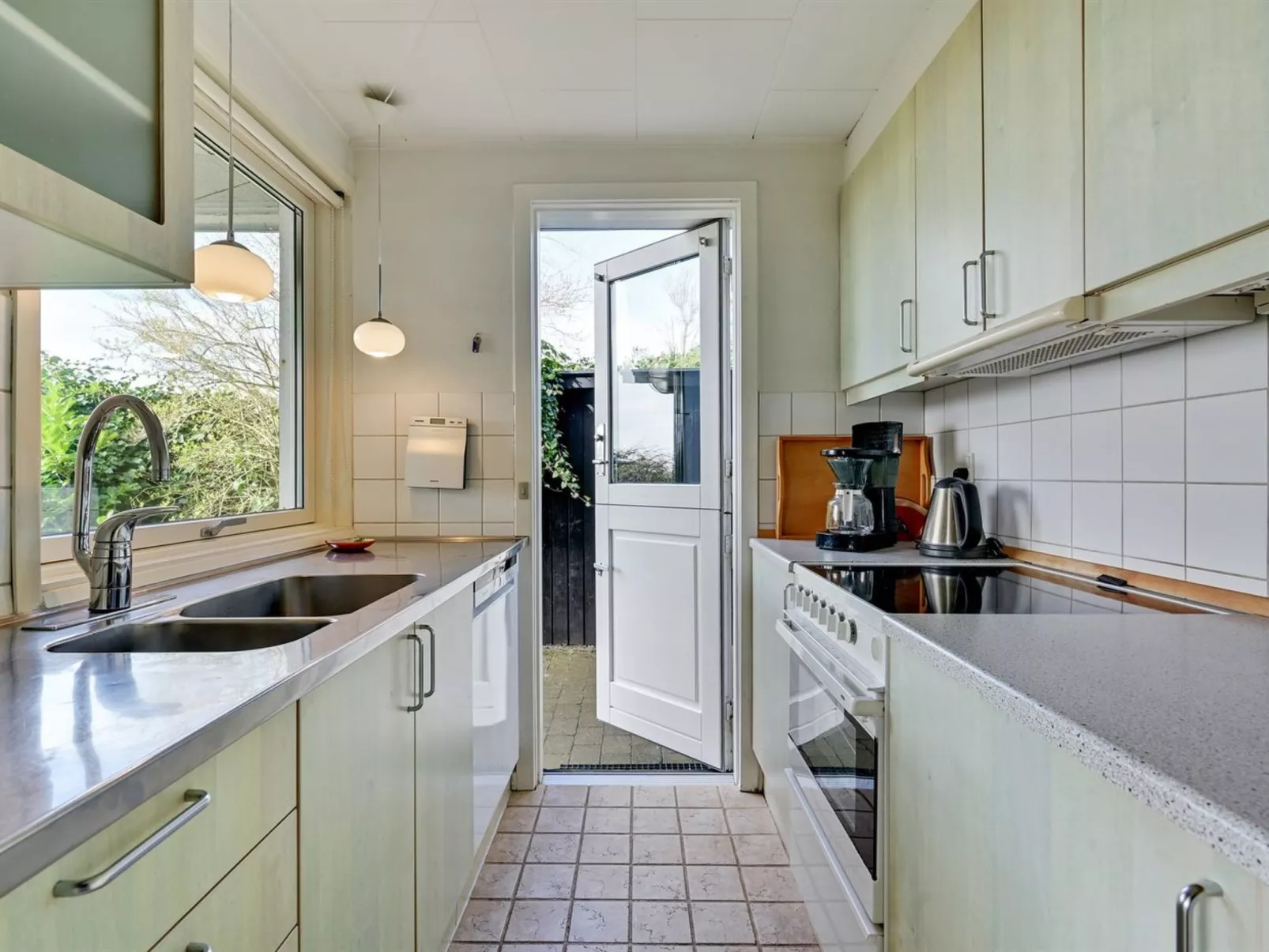 "Annalia" - 50m from the sea-Binnen