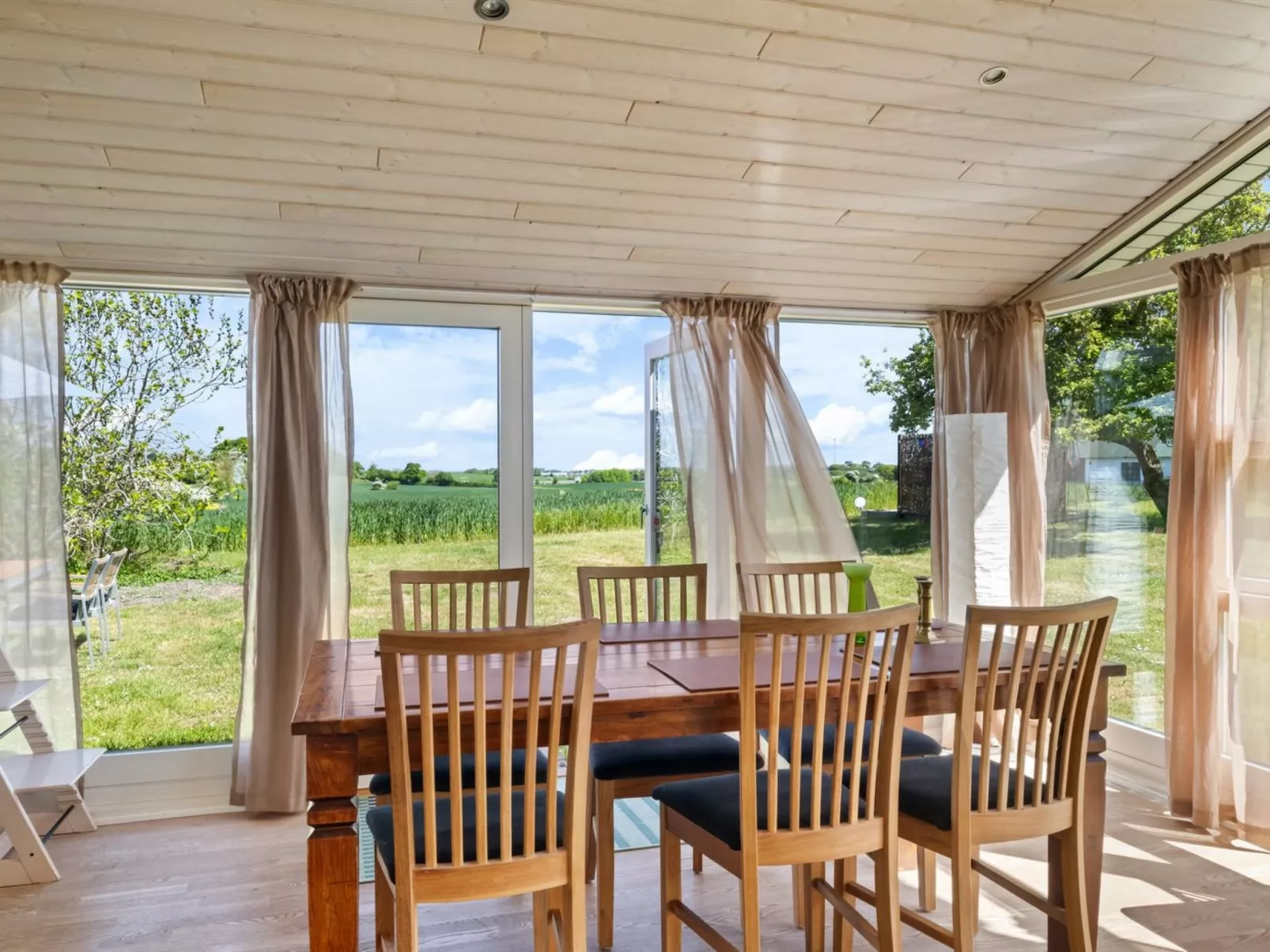 "Alisa" - 2.5km from the sea-Binnen