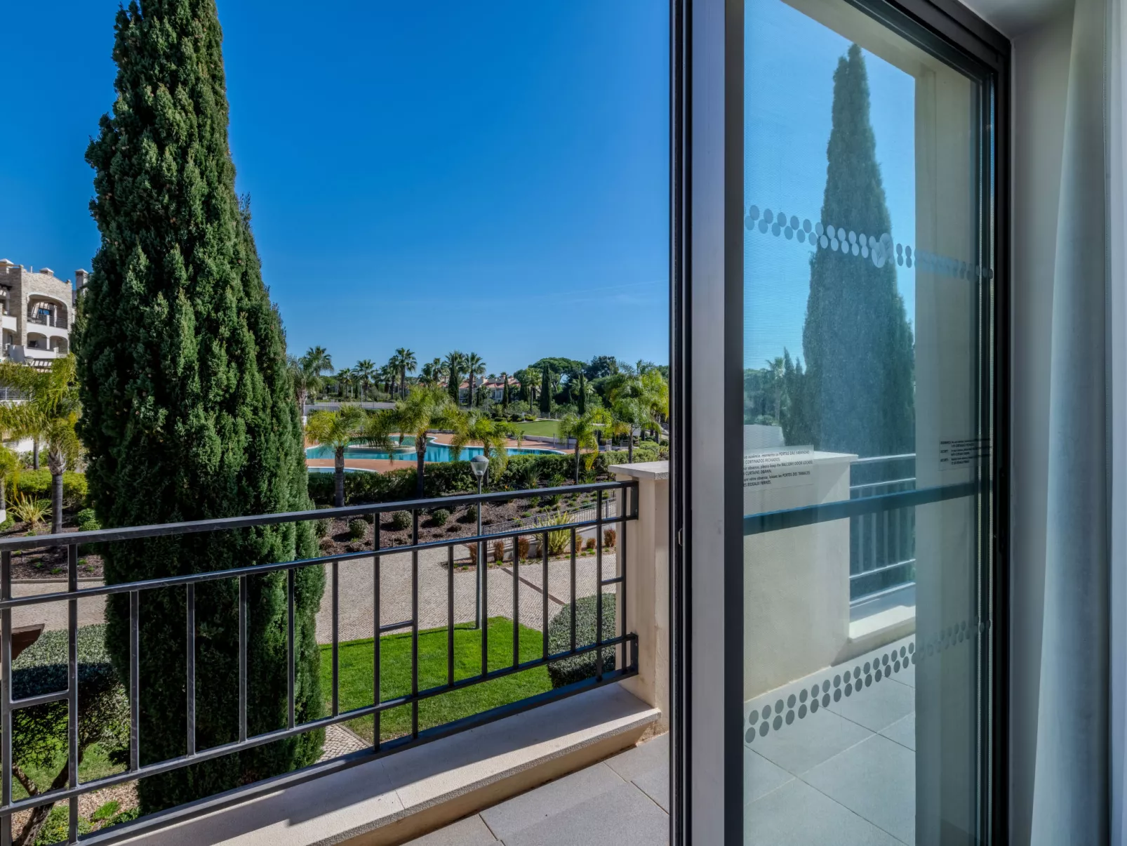 Pine Hills Diadema-Buiten