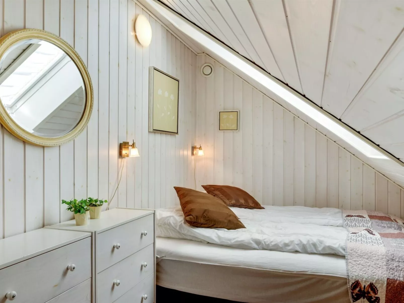 "Emelita" - 900m from the sea-Binnen