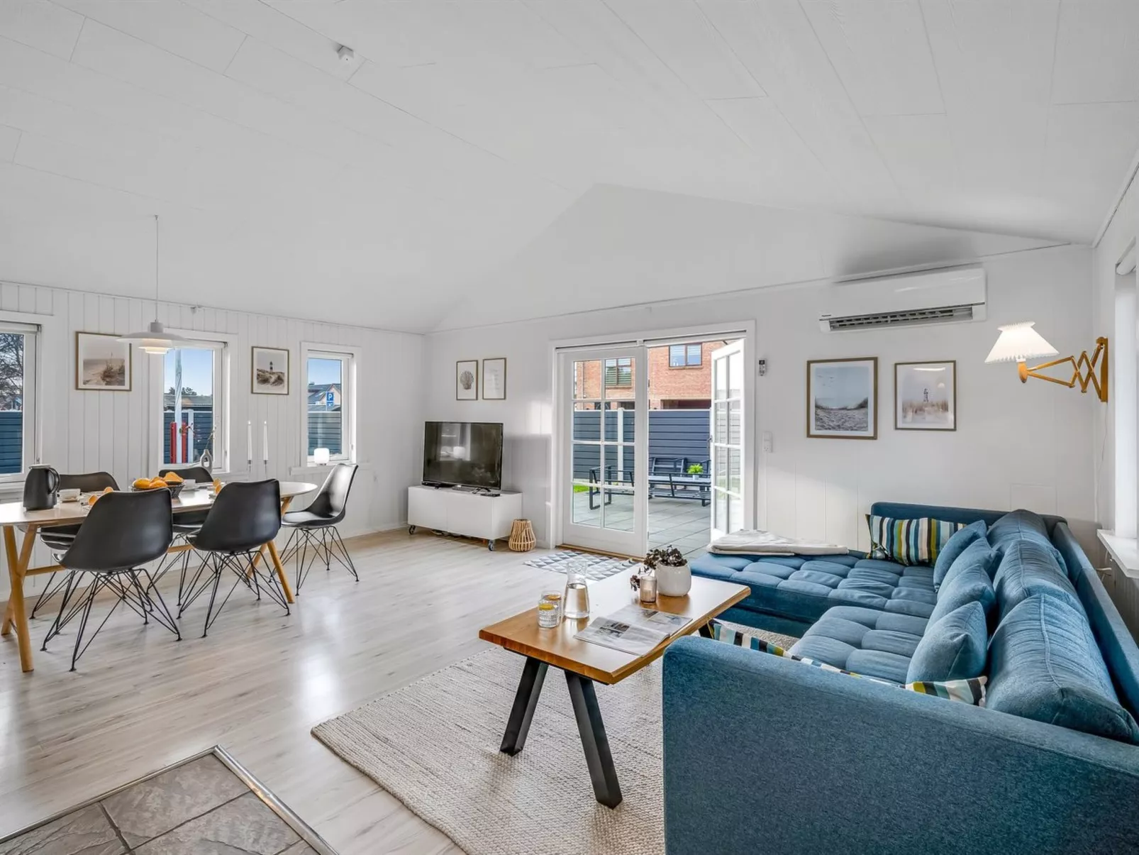 "Aila" - 1.4km from the sea-Binnen