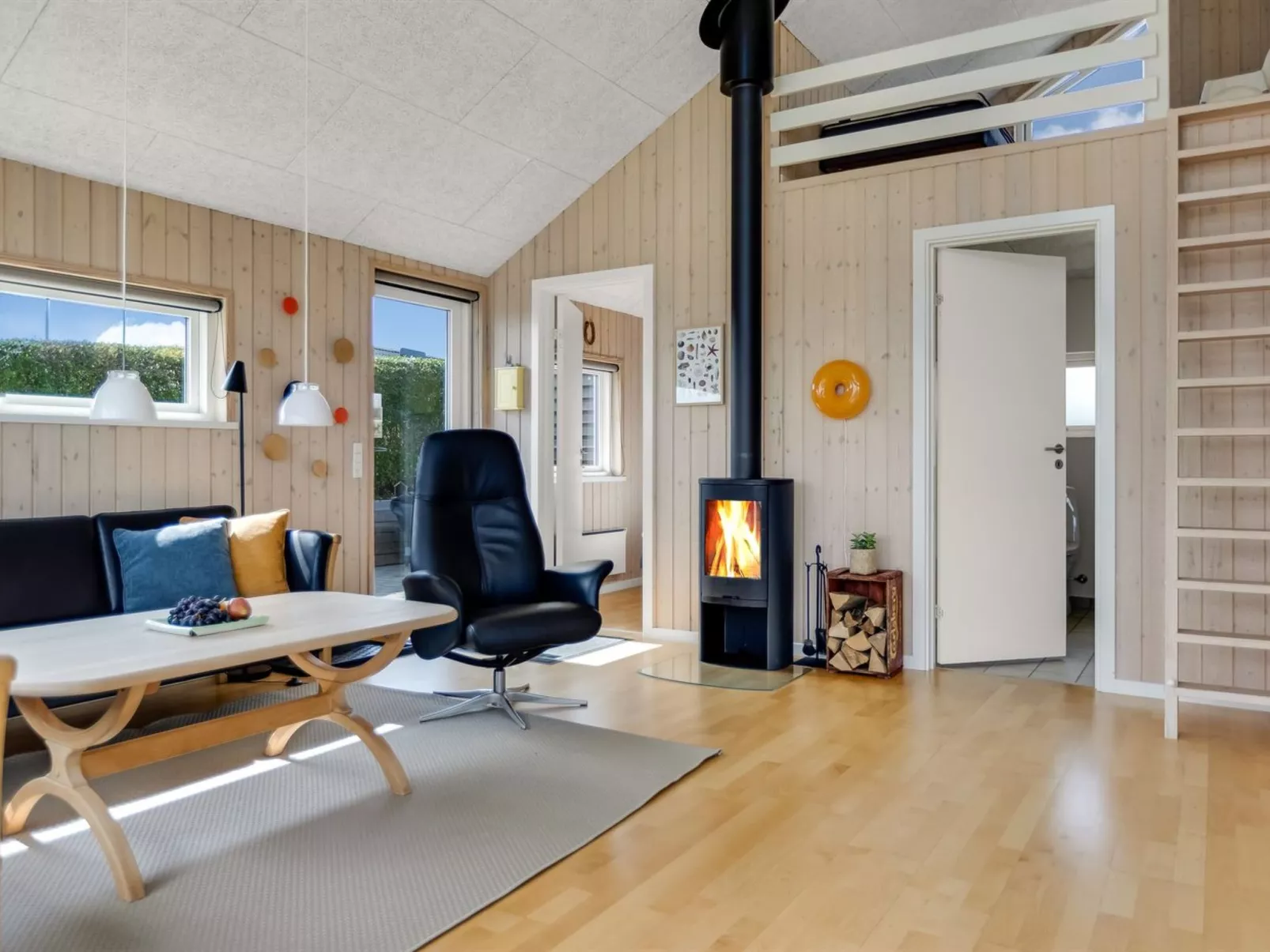 "Majbritt" - 50m from the sea-Binnen