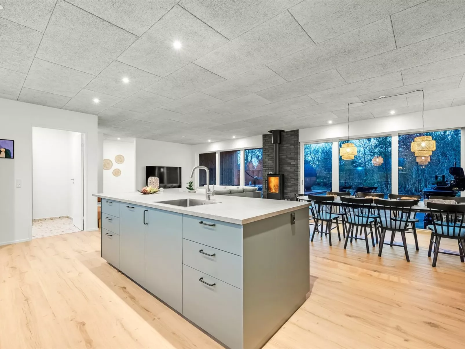 "Liutulf" - 350m to the fjord-Binnen