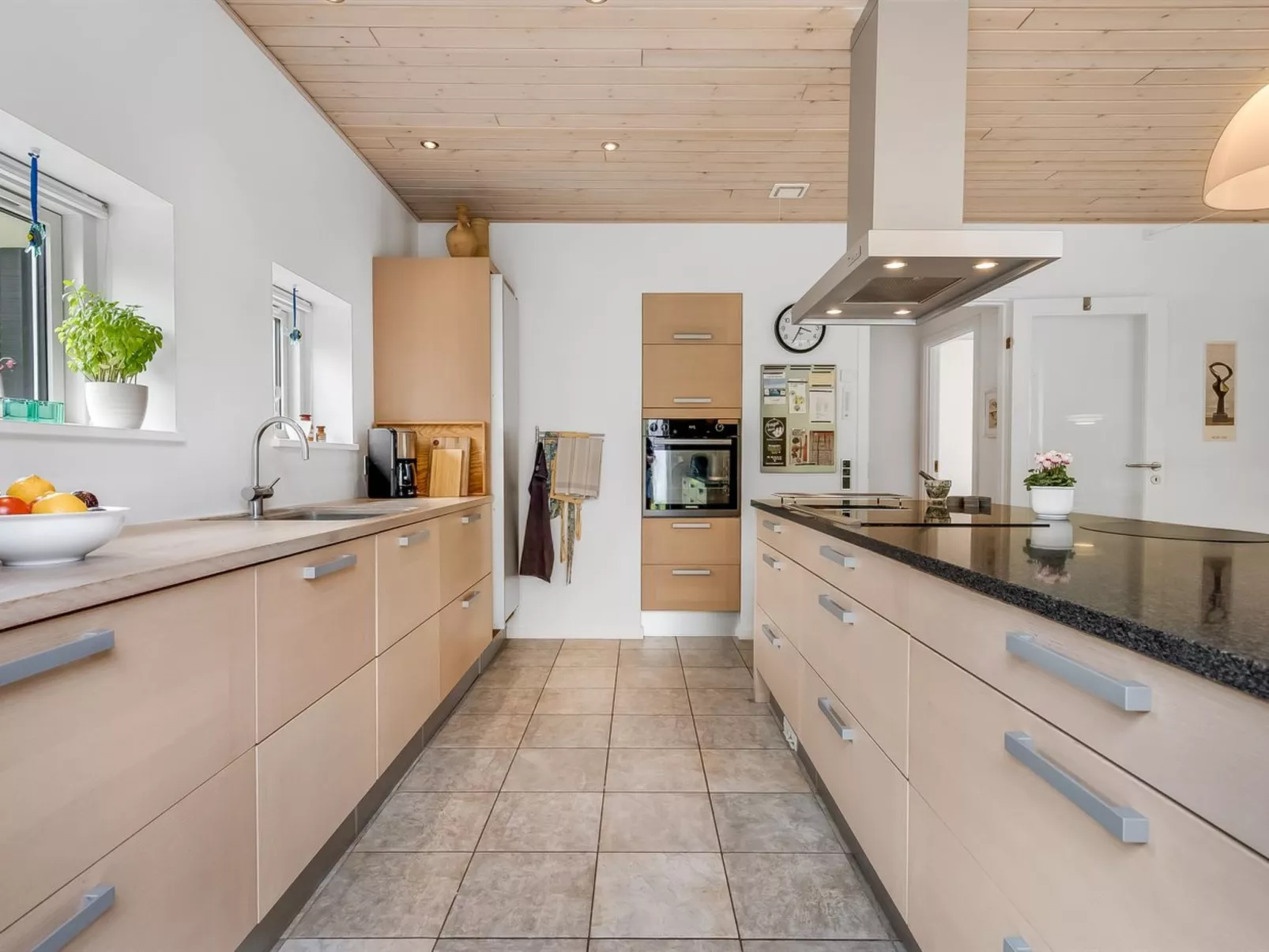 "Jyrki" - 100m from the sea-Binnen