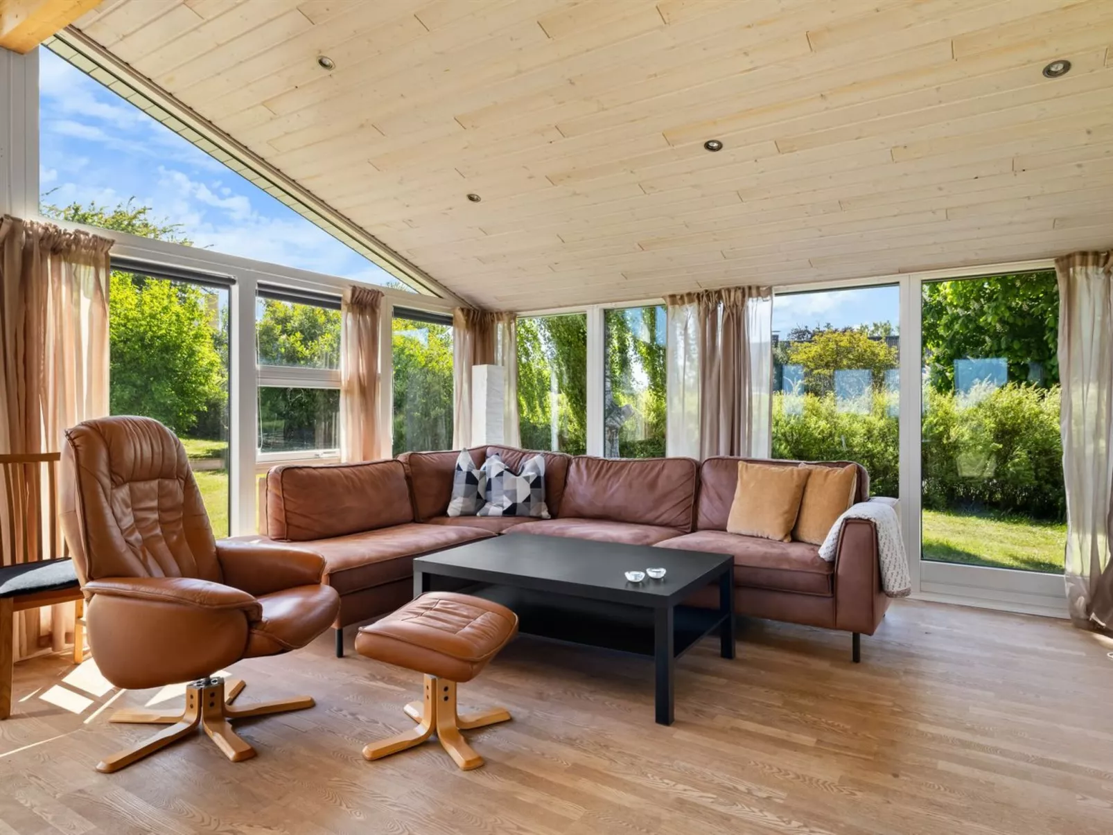 "Alisa" - 2.5km from the sea-Binnen