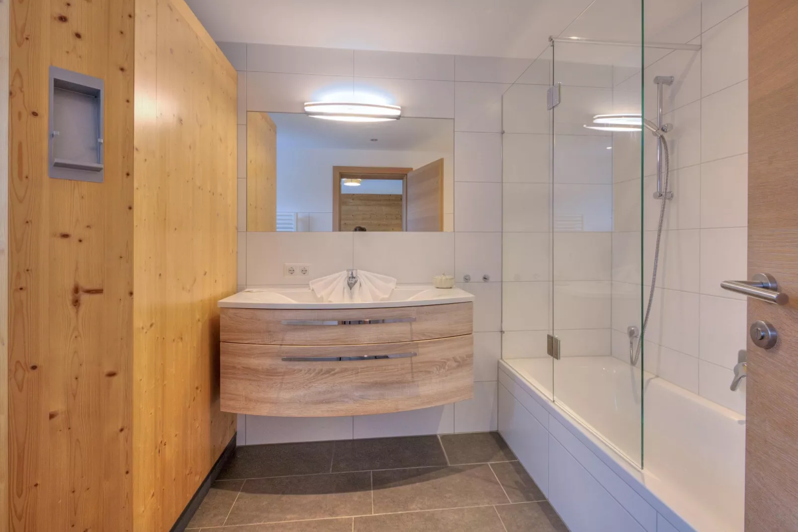 Brunner Apartment Top 6-Badkamer