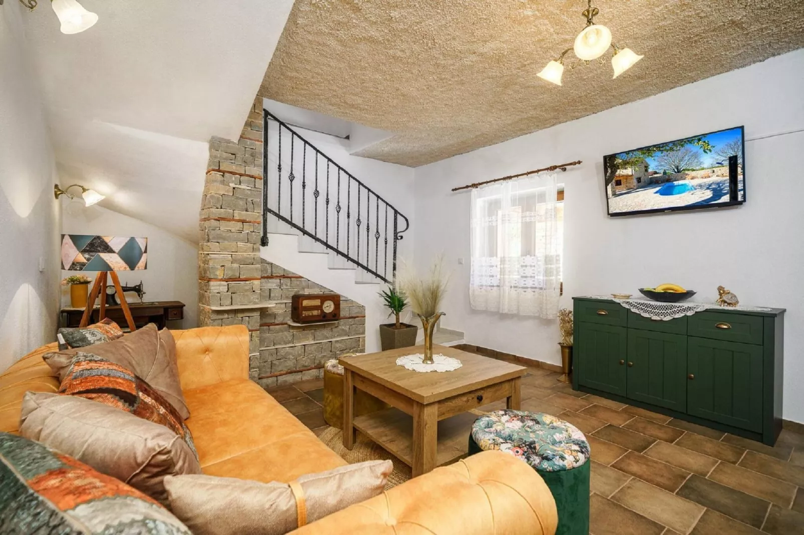 Authentic Villa Malou-Woonkamer