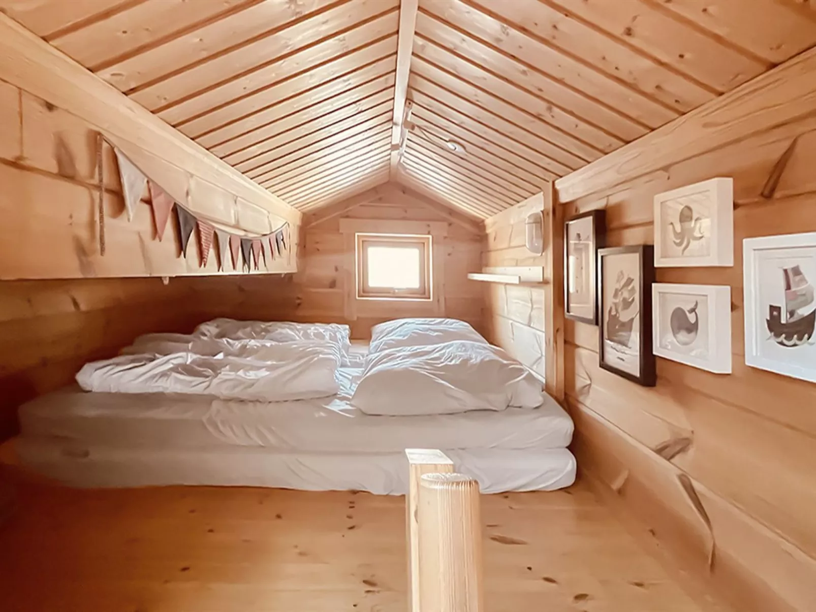 "Stacie" - 10m from the sea-Binnen