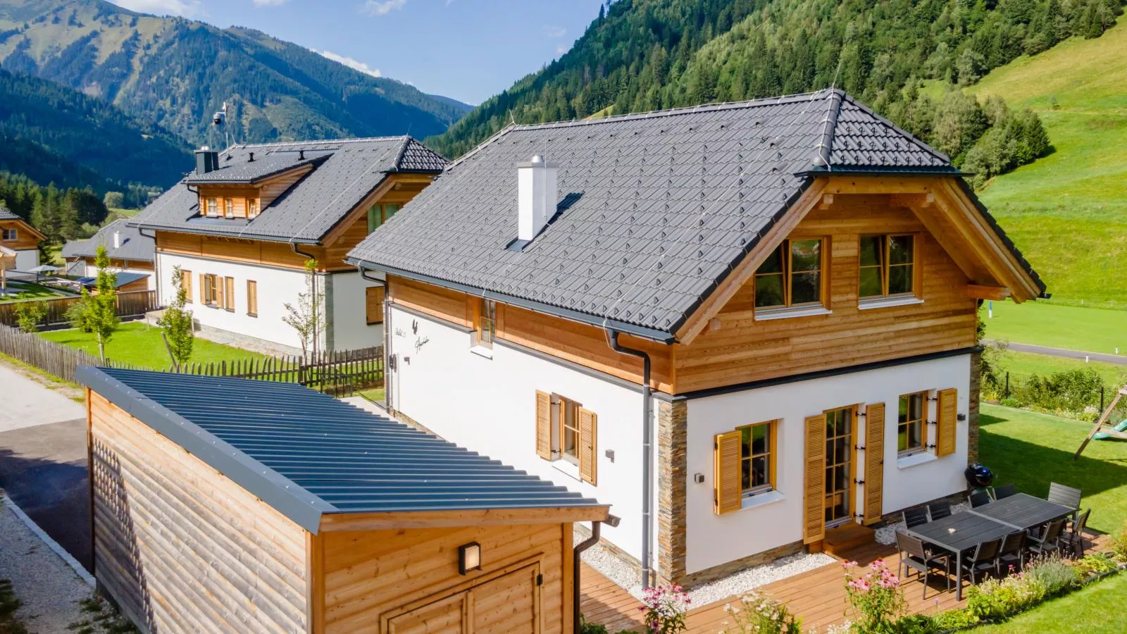 Auerhahn-Buitenkant zomer