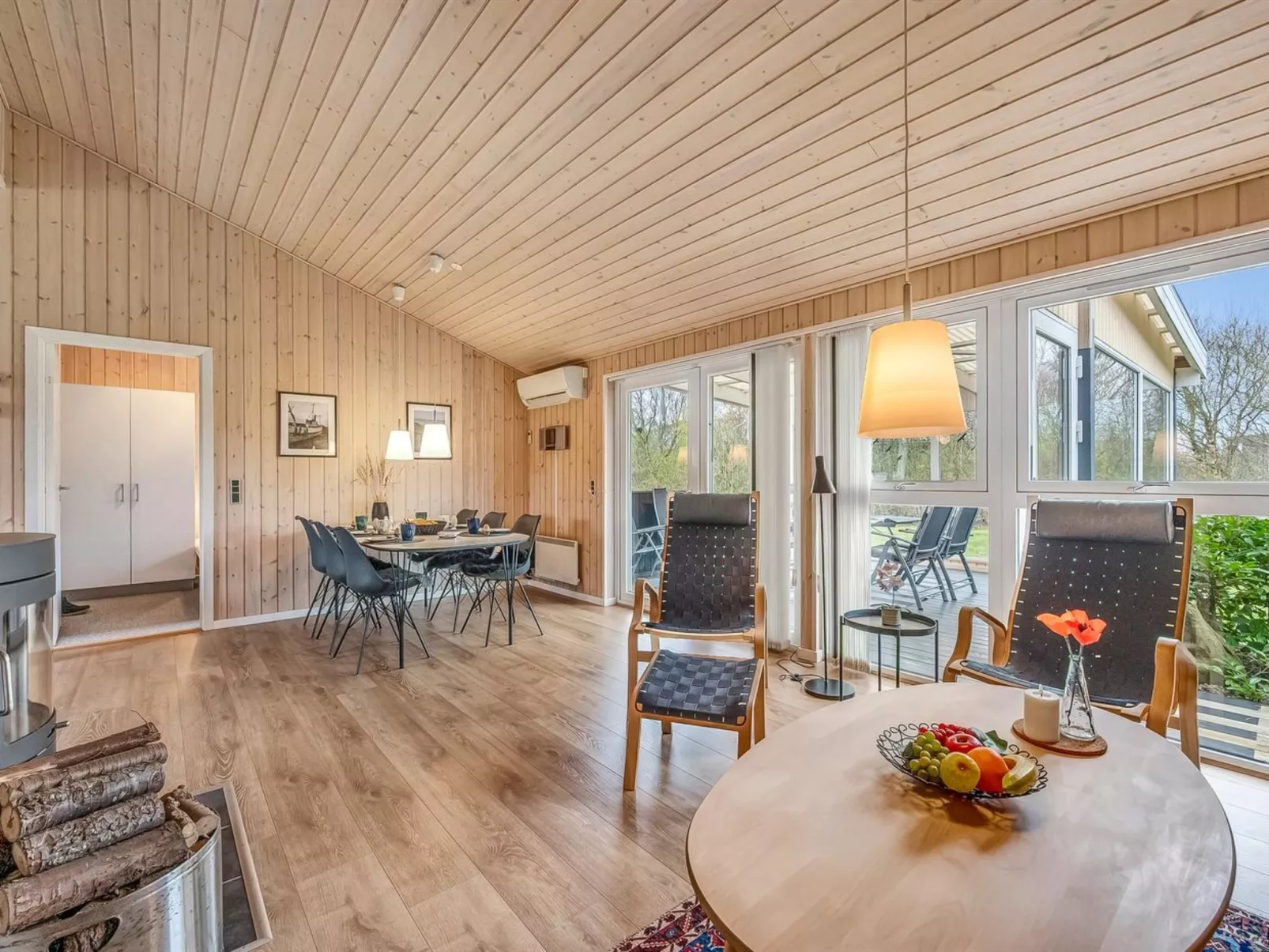 "Anelise" - 800m to the fjord-Binnen