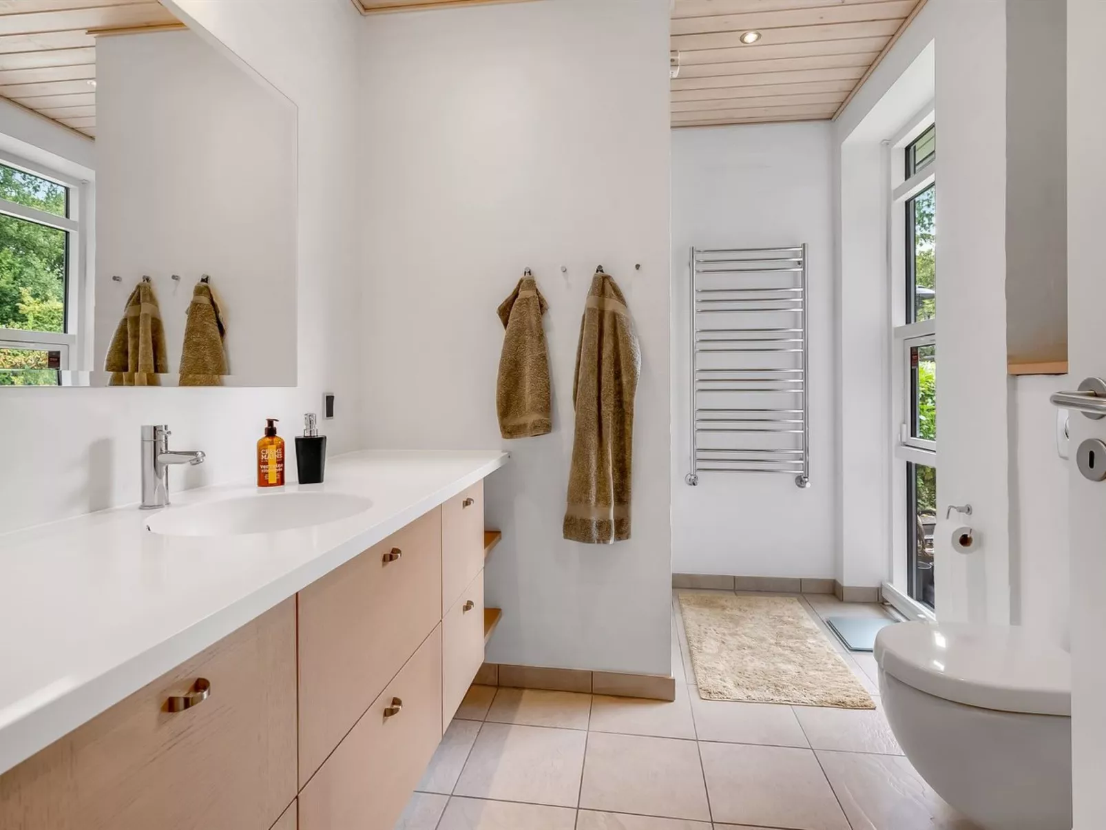 "Jyrki" - 100m from the sea-Binnen