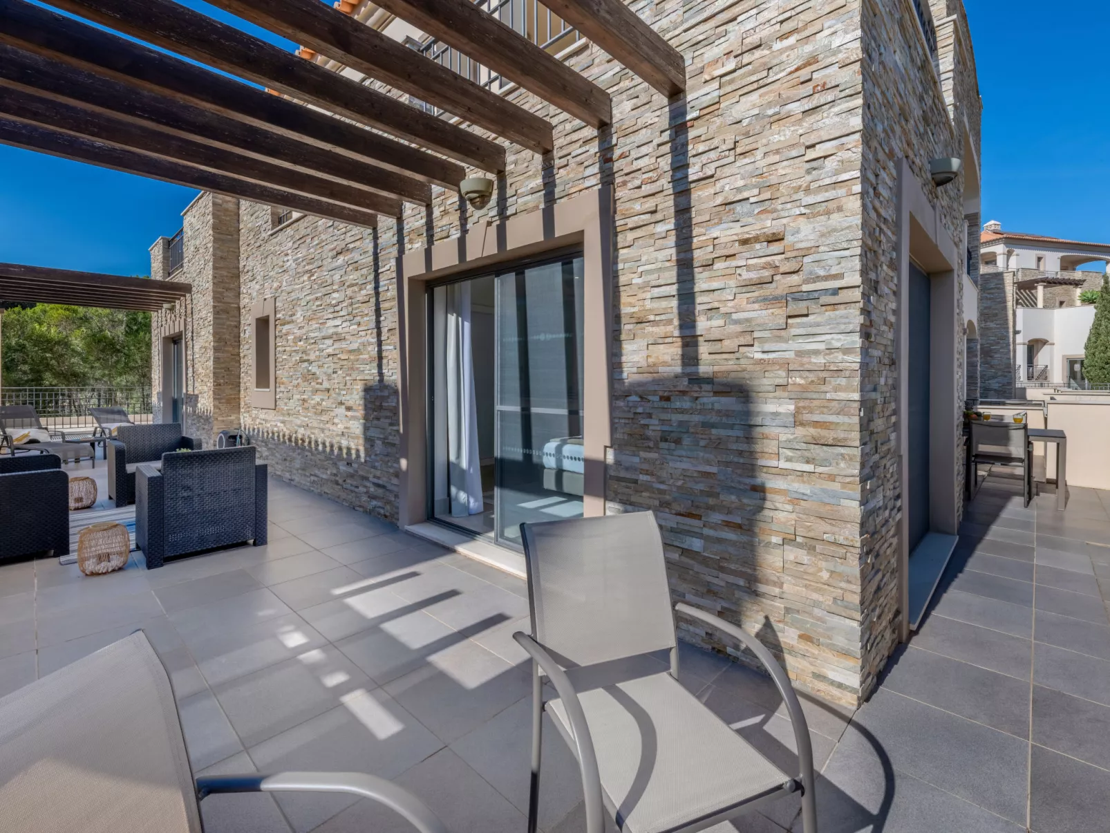 Pine Hills Diadema-Binnen