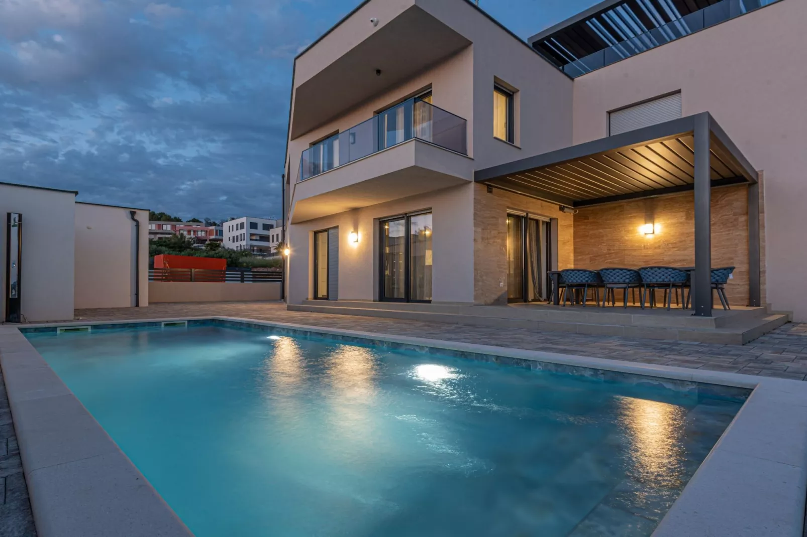 Four-Bedroom Villa With Pool-Zwembad