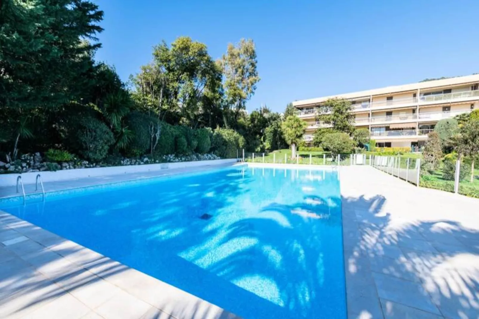 Résidence Spacieux 3p En R&eacute;sidence Avec Piscine-Niet-getagd