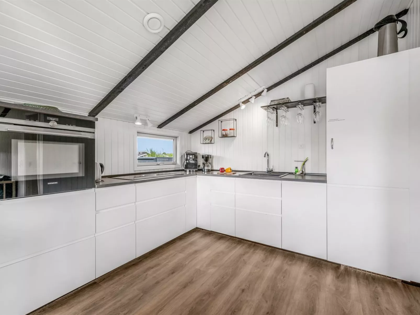 "Teoline" - 500m to the fjord-Binnen