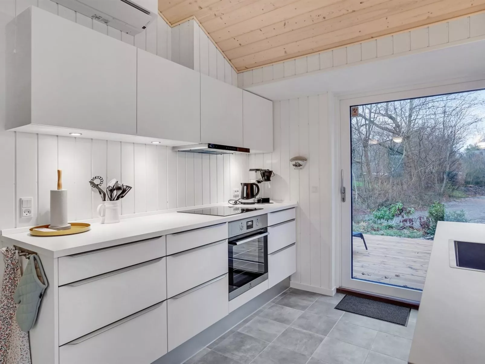 "Thora" - 800m from the sea-Binnen