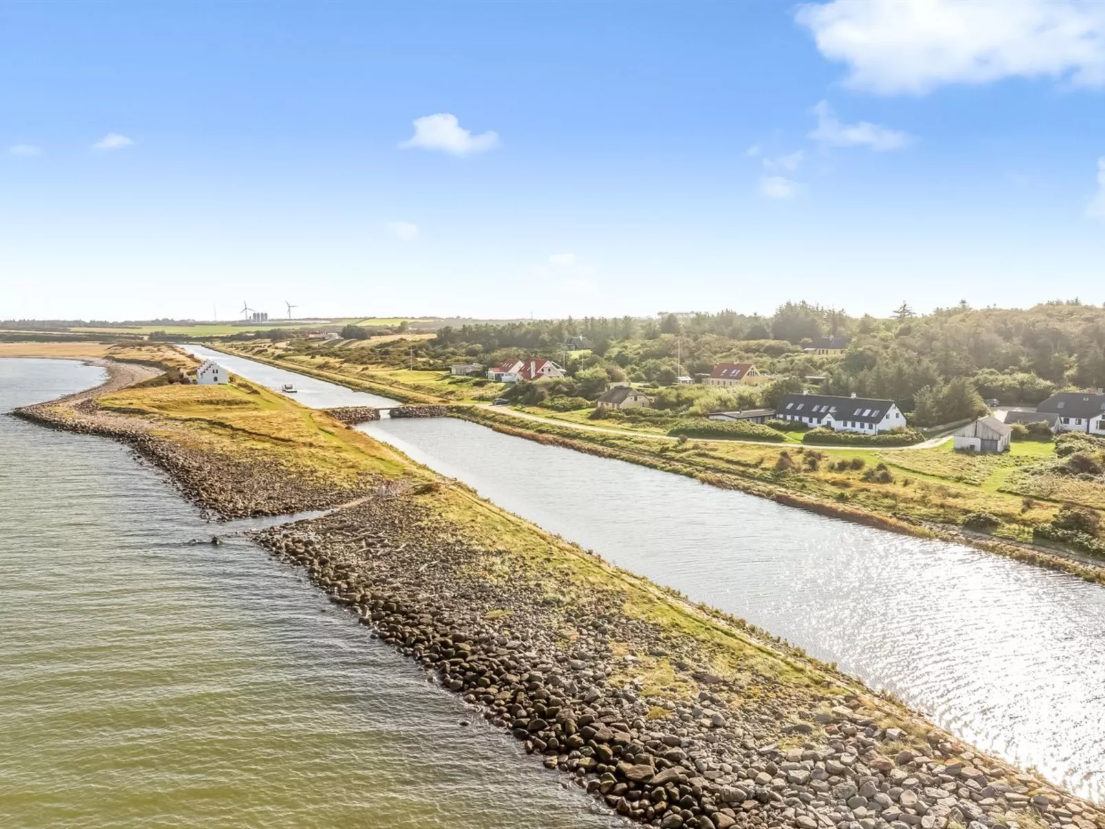 "Agrippa" - 30m to the fjord-Buiten