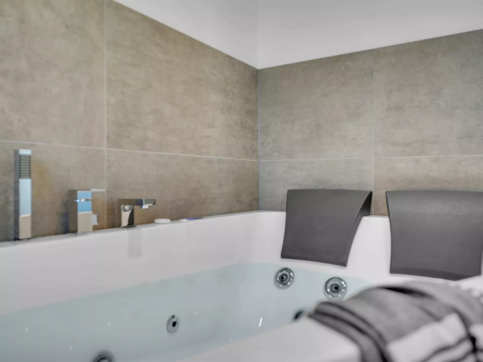 "Malfred" - 500m from the sea-Binnen