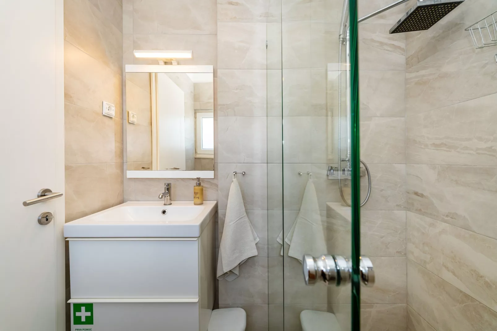 Sea view Villa Anpero-Badkamer