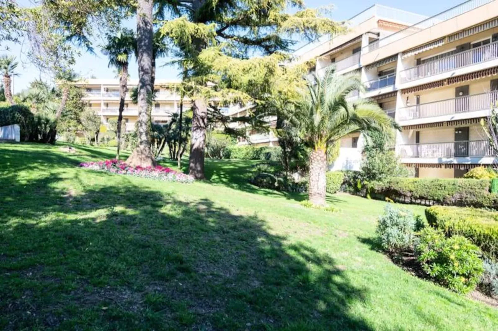 Résidence Spacieux 3p En R&eacute;sidence Avec Piscine-Niet-getagd